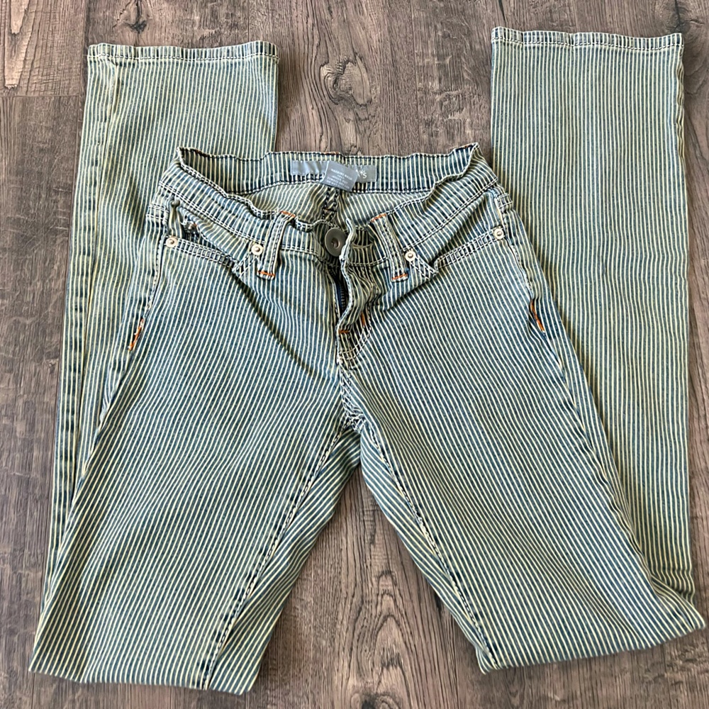Ladies Delia’s jeans. Size 24, 32 inseam, straight leg.